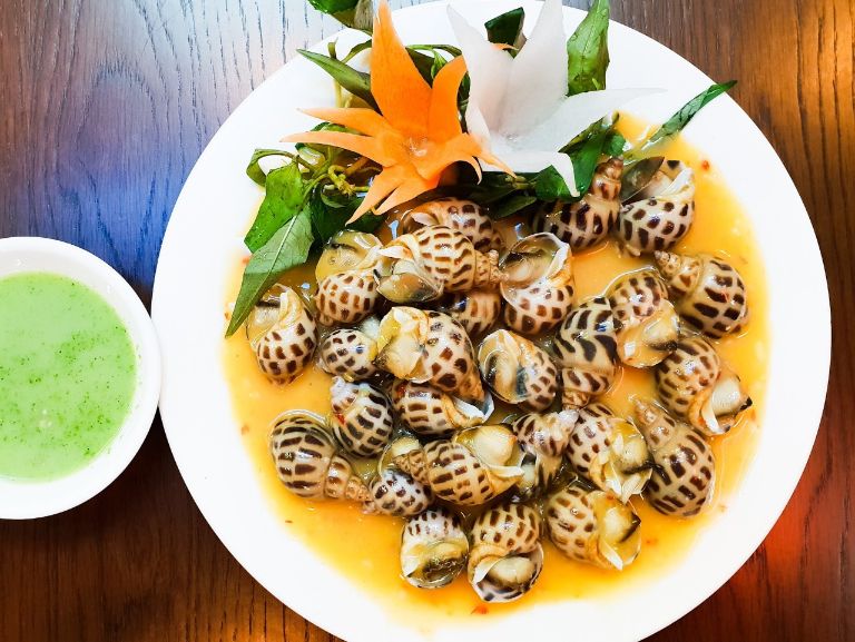 Ốc hương nướng phô mai Vĩnh Hy